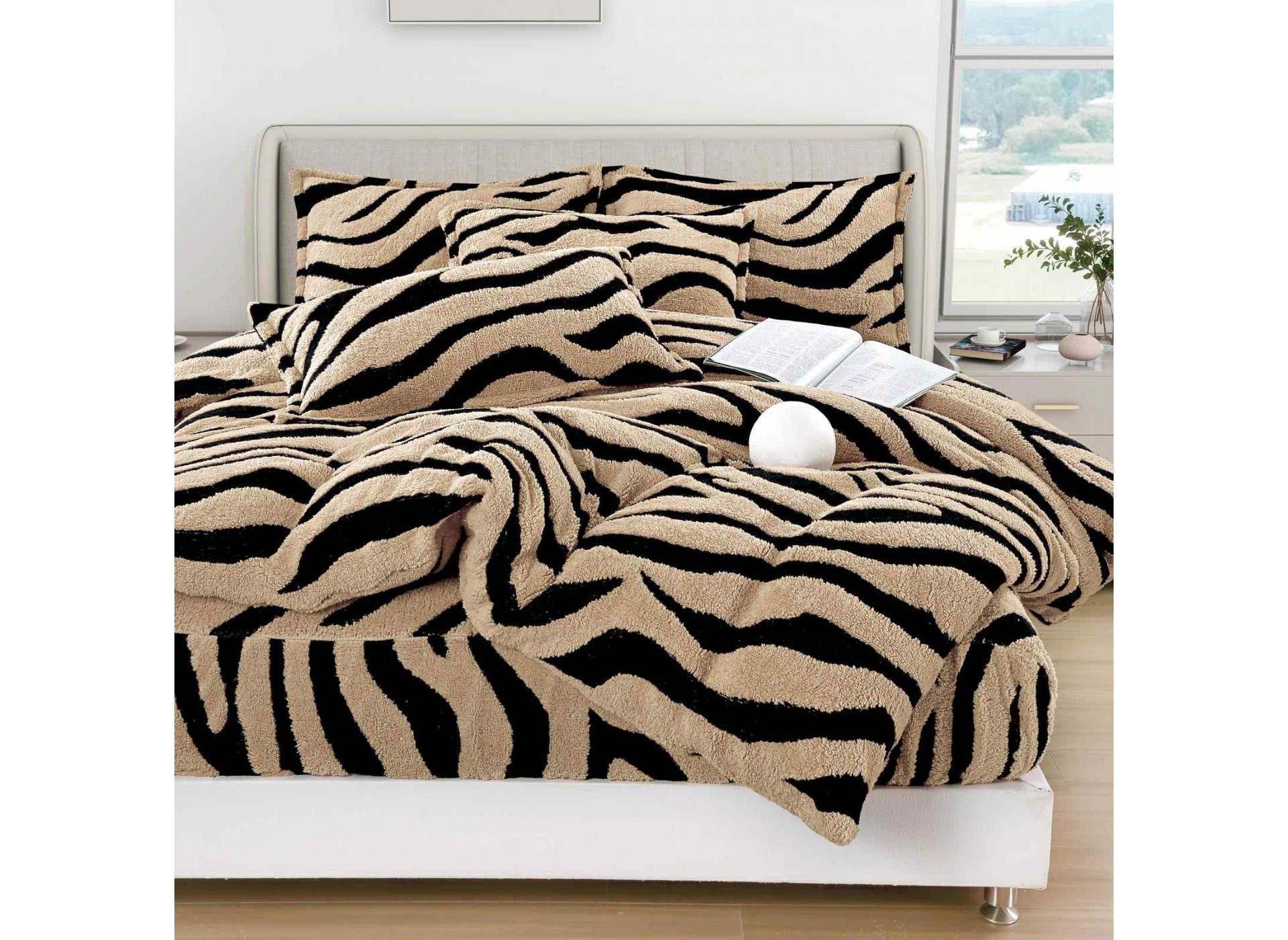 Lenjerie de pat pufoasa Cocolino,model zebra,4 piese - CZ005