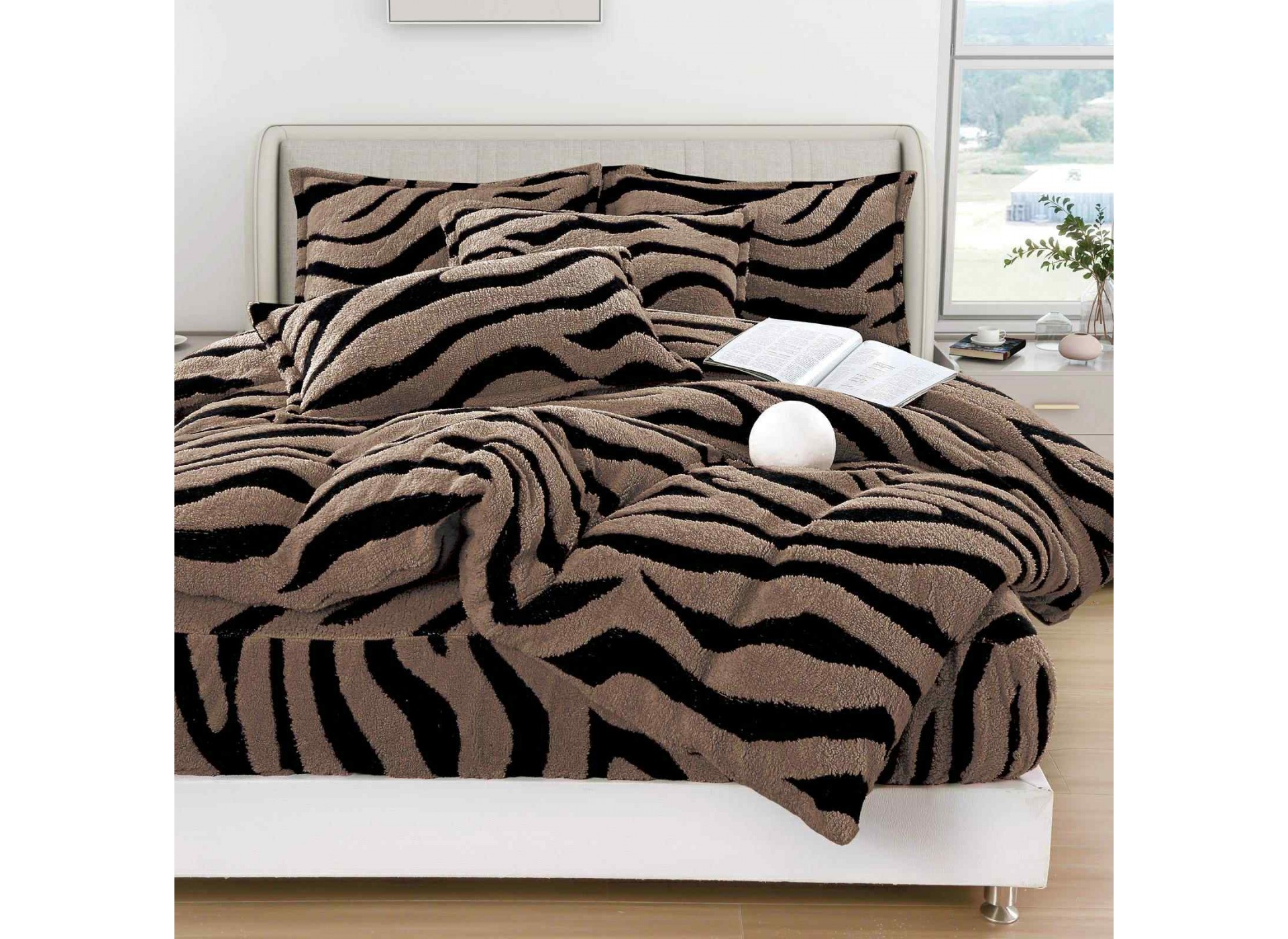Lenjerie de pat pufoasa Cocolino,model zebra,4 piese - CZ011
