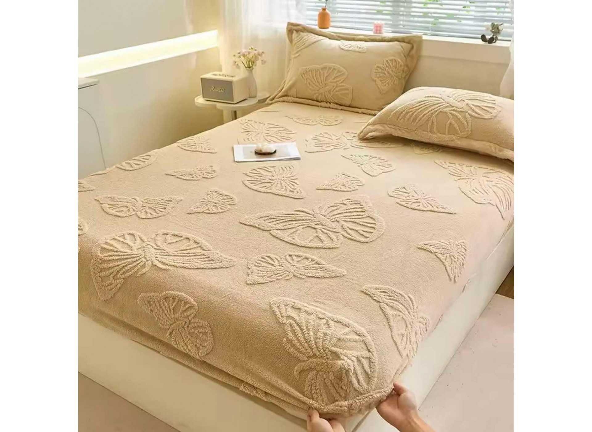 Husa de pat Cocolino cu ELASTIC imprimeu fluturas + 2 Fete de perna  HCF5