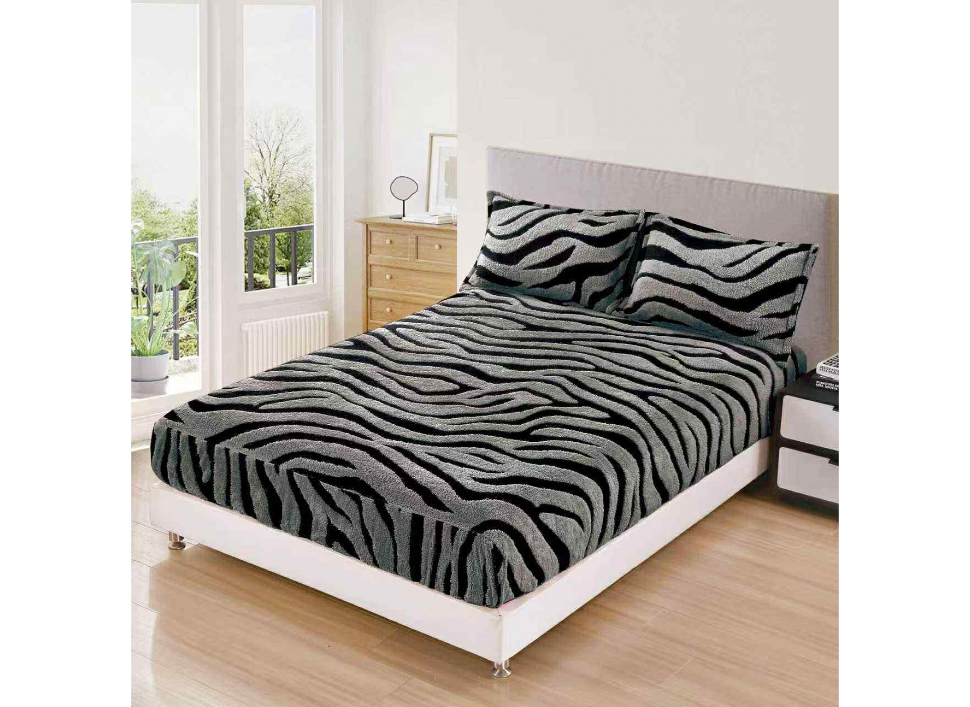 Husa de pat Cocolino cu ELASTIC model zebra + 2 Fete de perna  HCZ011
