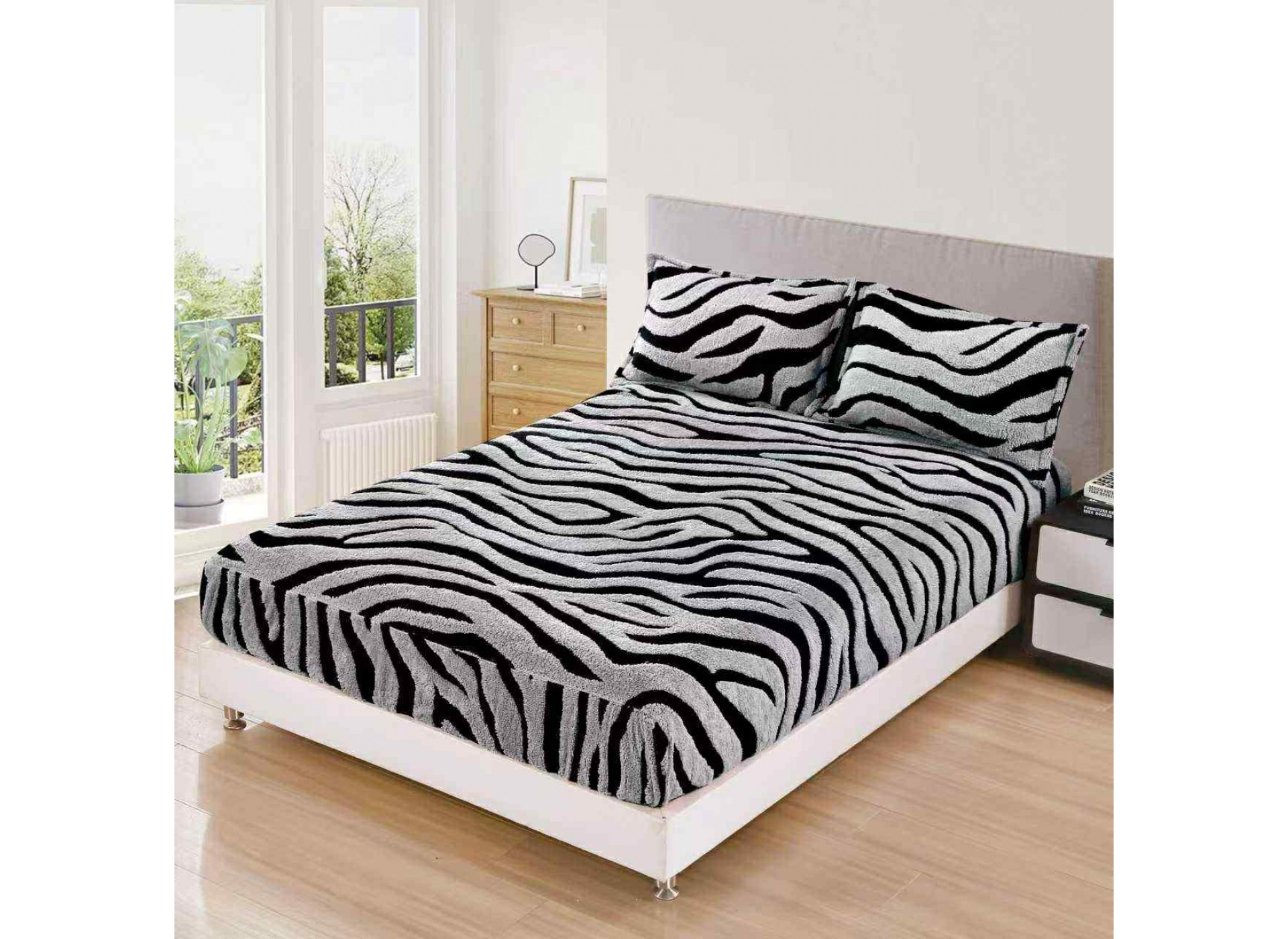 Husa de pat Cocolino cu ELASTIC model zebra + 2 Fete de perna  HCZ02